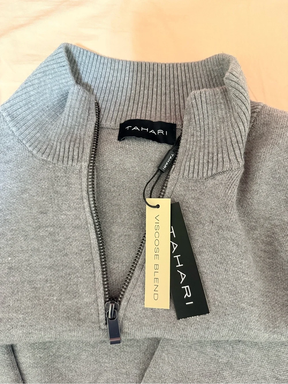 Tahari • Men’s Quarter Zip Sweater
